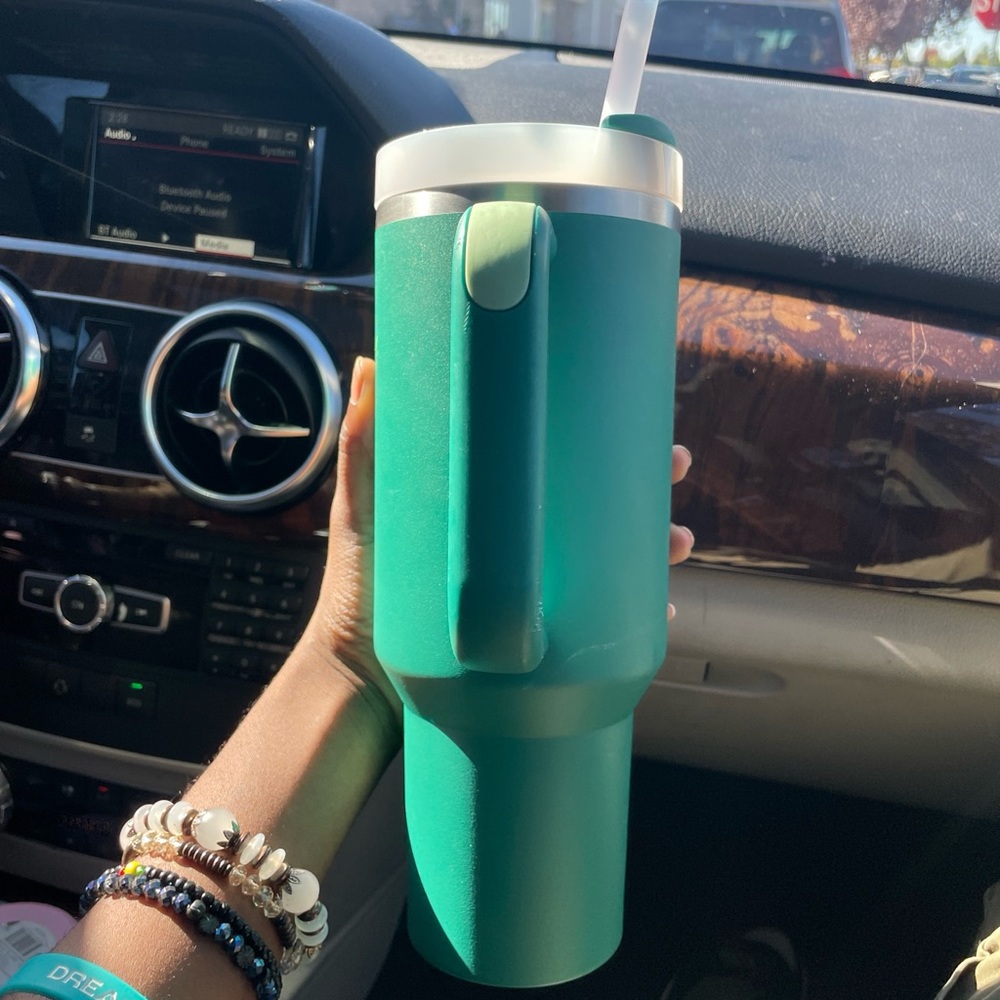 Trending - Picture 3 of 3